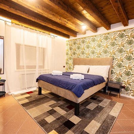 Al 18 Verona Rooms Zewnętrze zdjęcie